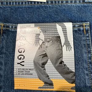 Levi's Silvertab Baggy Men's Relaxed Fit Blue Jeans, new with tags! 36x32